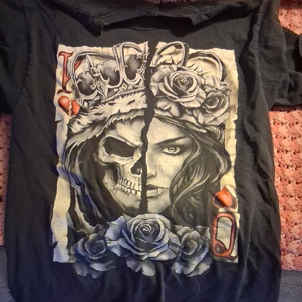 Black Graphic Tee with Skull and Roses
